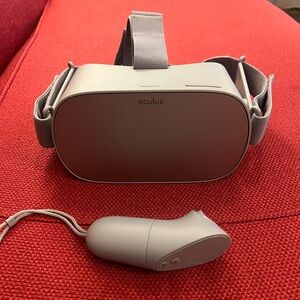 Oculus Gray VR Headset Go